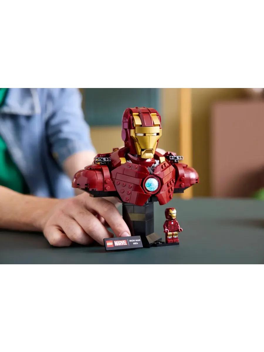 Конструктор Marvel 76327 Бюст Железного Человека MK4 — фото 10