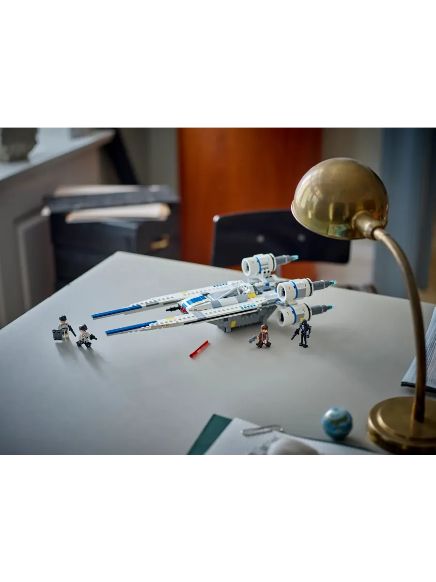Конструктор Star Wars 75399 Звёздный истребитель повстанцев — фото 9
