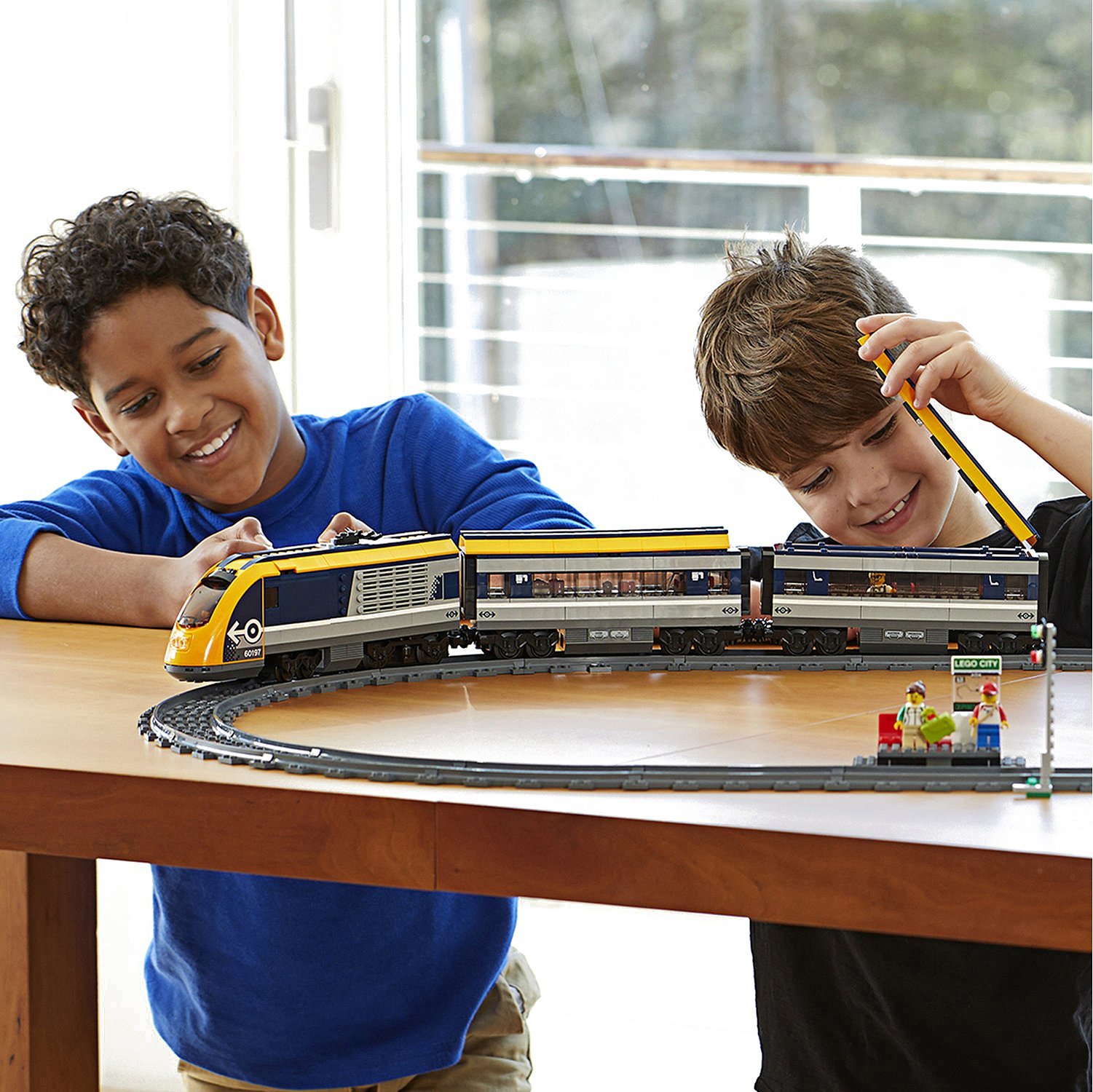 Конструктор LEGO City Trains 60197 Пассажирский поезд — фото 13
