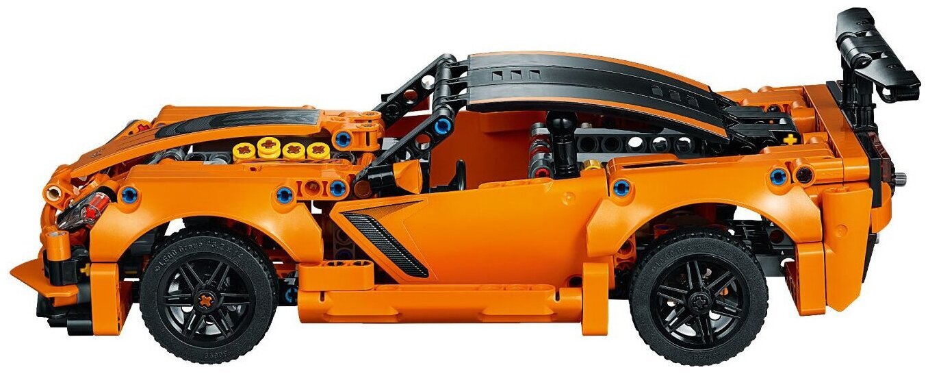 Конструктор LEGO Technic Chevrolet Corvette ZR1 42093 — фото 5