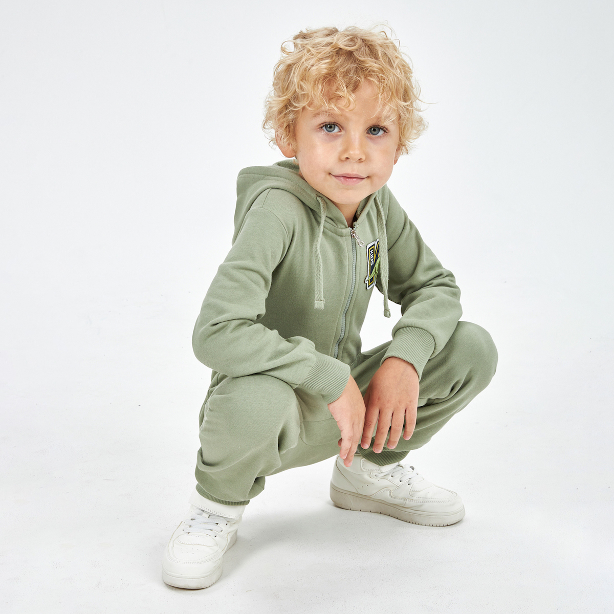 Комбинезон для мальчика из футера цвета хаки KOGANKIDS — фото 10