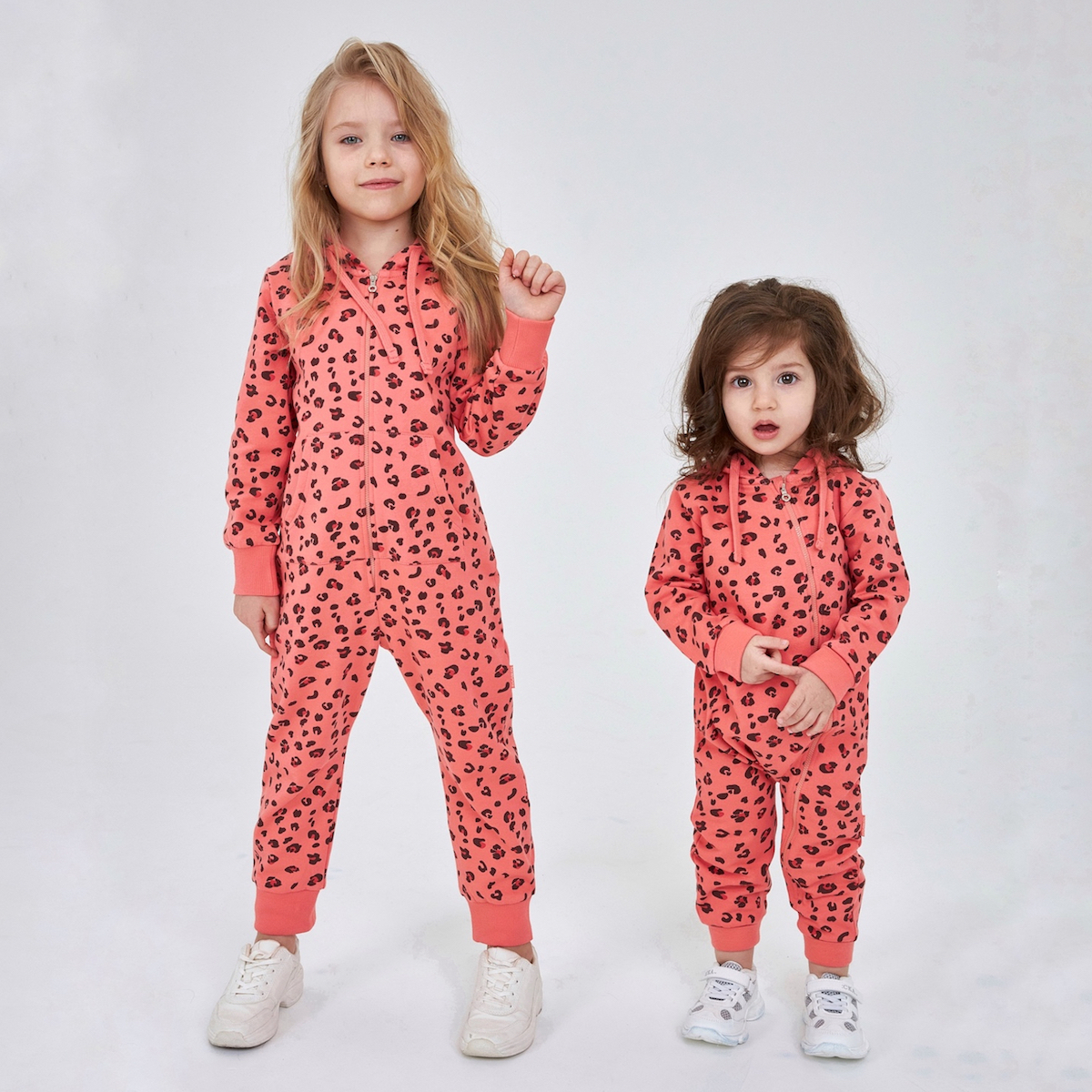 Персиковый комбинезон для девочки из футера KOGANKIDS — фото 10