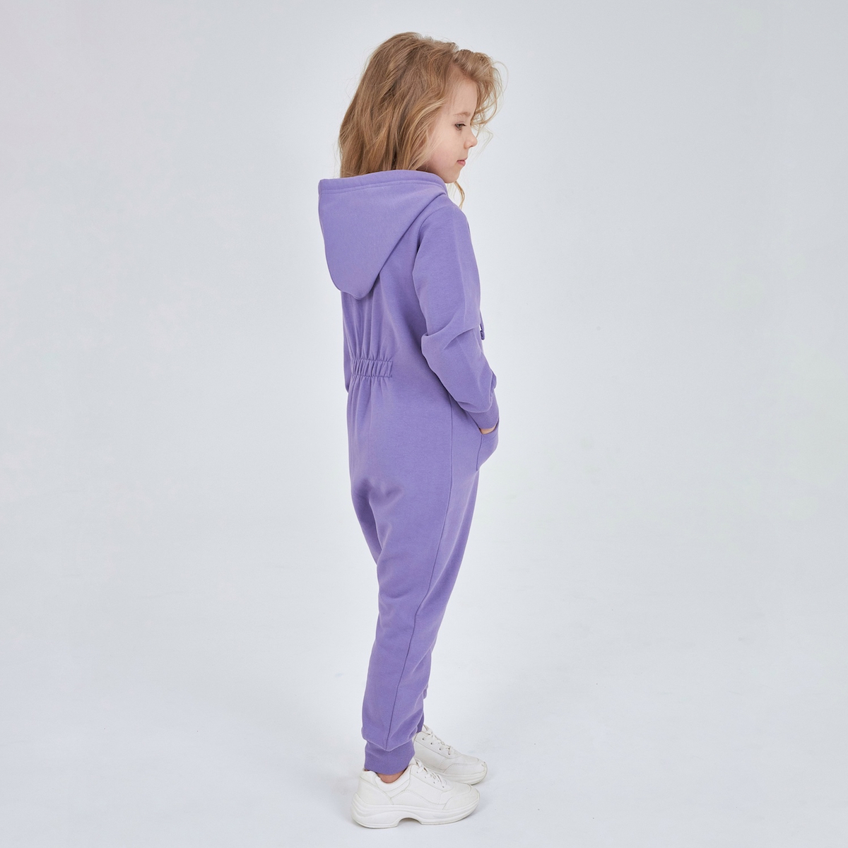 Сиреневый комбинезон для девочки из футера KOGANKIDS — фото 5