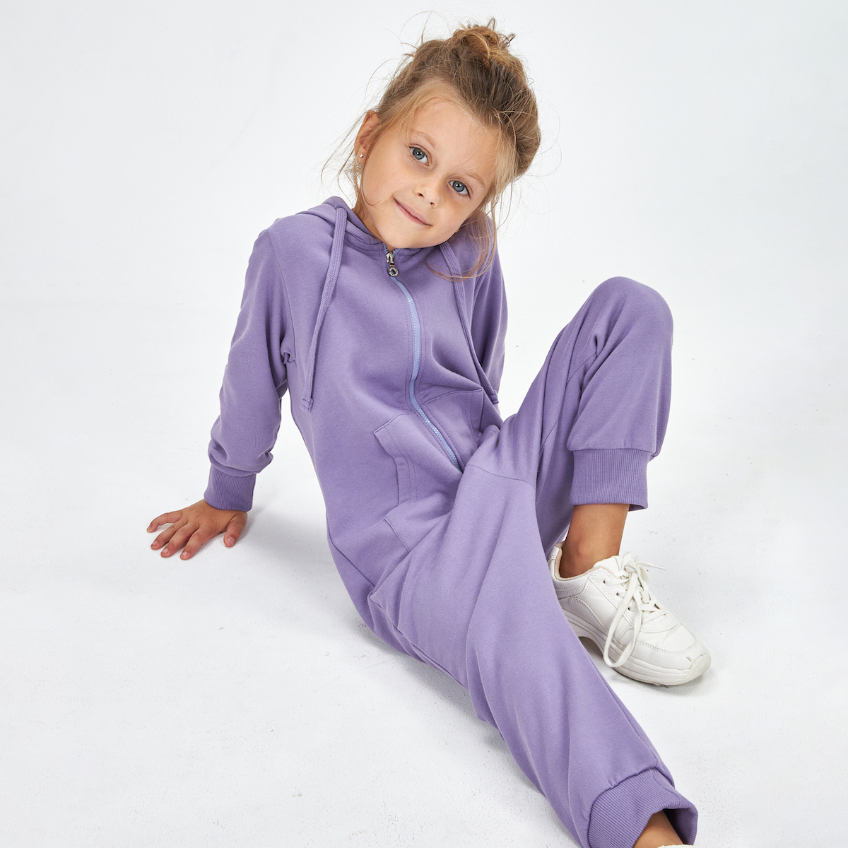 Сиреневый комбинезон для девочки из футера KOGANKIDS — фото 12