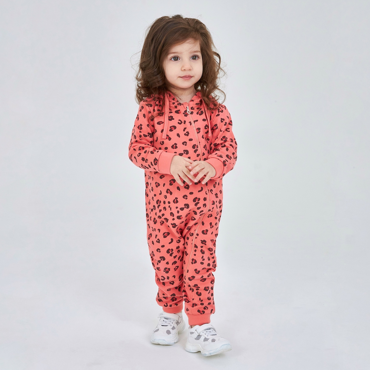 Персиковый комбинезон для девочки из футера KOGANKIDS — фото 5