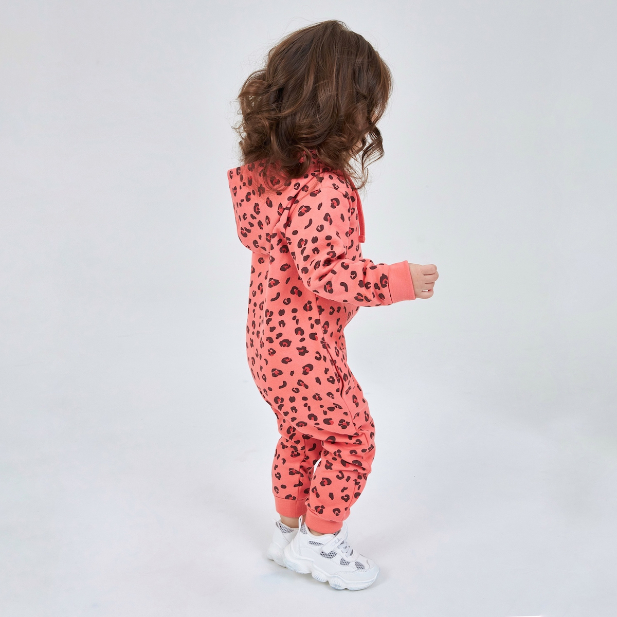 Персиковый комбинезон для девочки из футера KOGANKIDS — фото 6