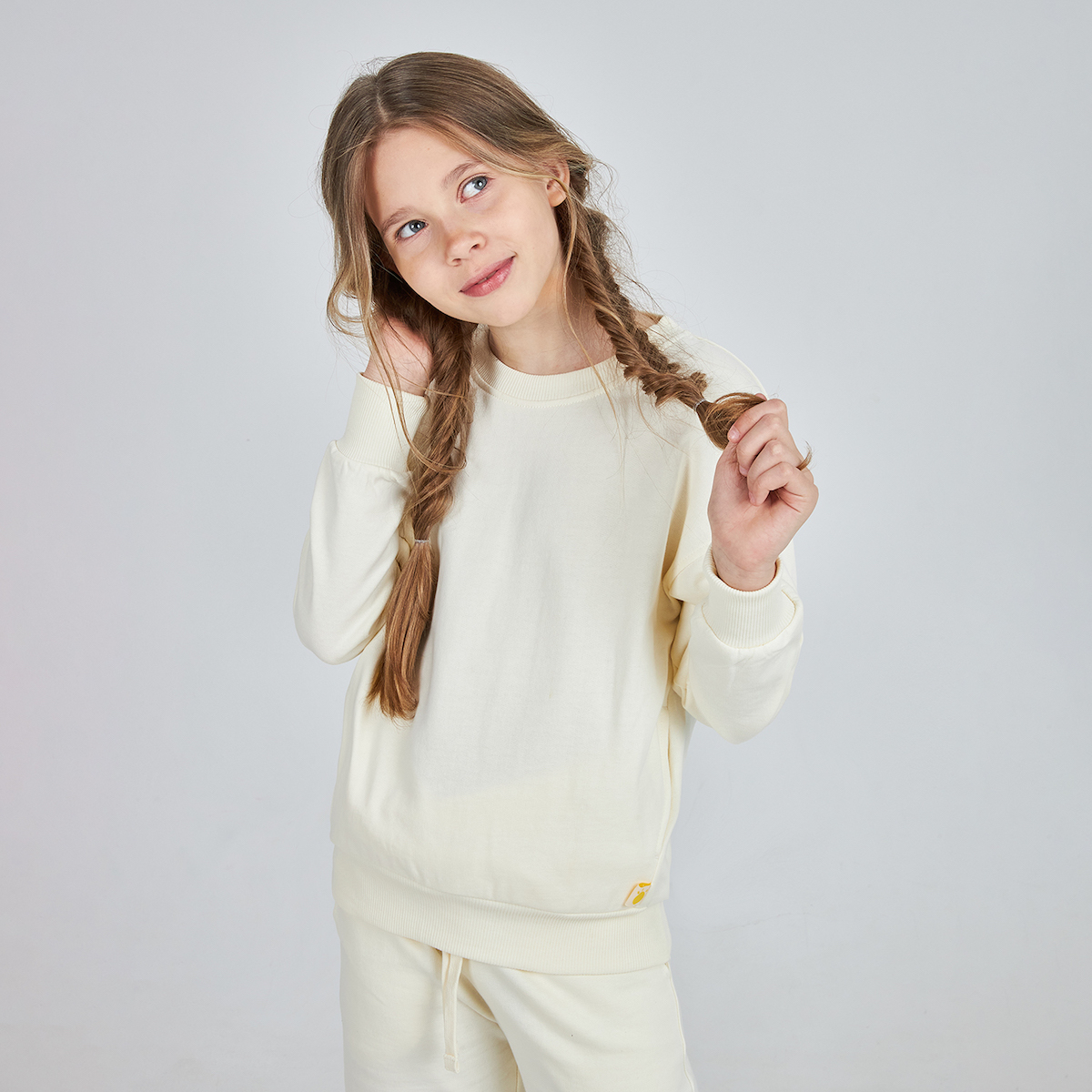 Комплект для девочки из джемпера и шорт KOGANKIDS — фото 10