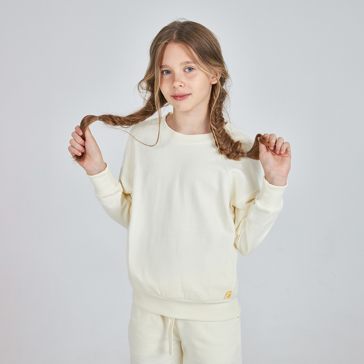 Комплект для девочки из джемпера и шорт KOGANKIDS — фото 9