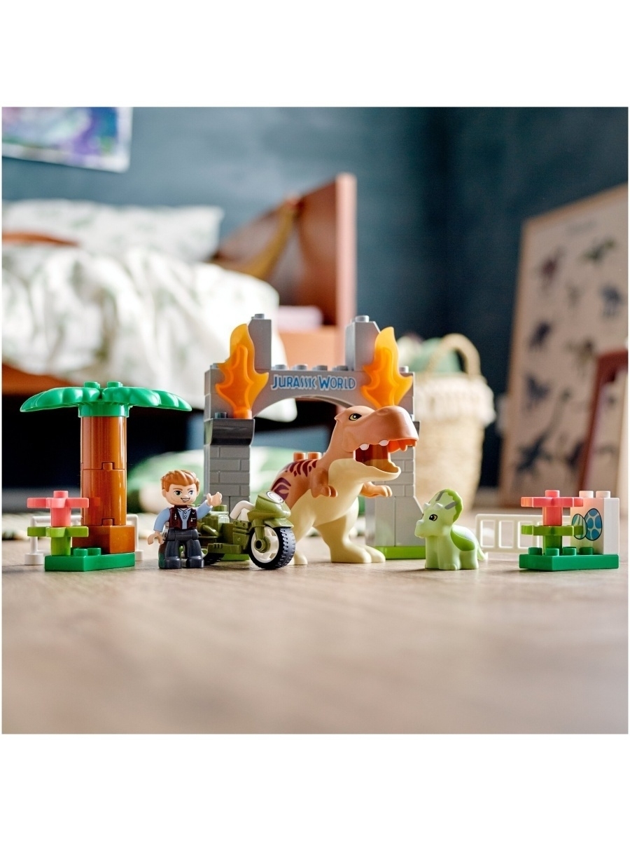 Конструктор LEGO DUPLO Jurassic World 10939 Побег динозавров: тираннозавр и трицератопс — фото 33