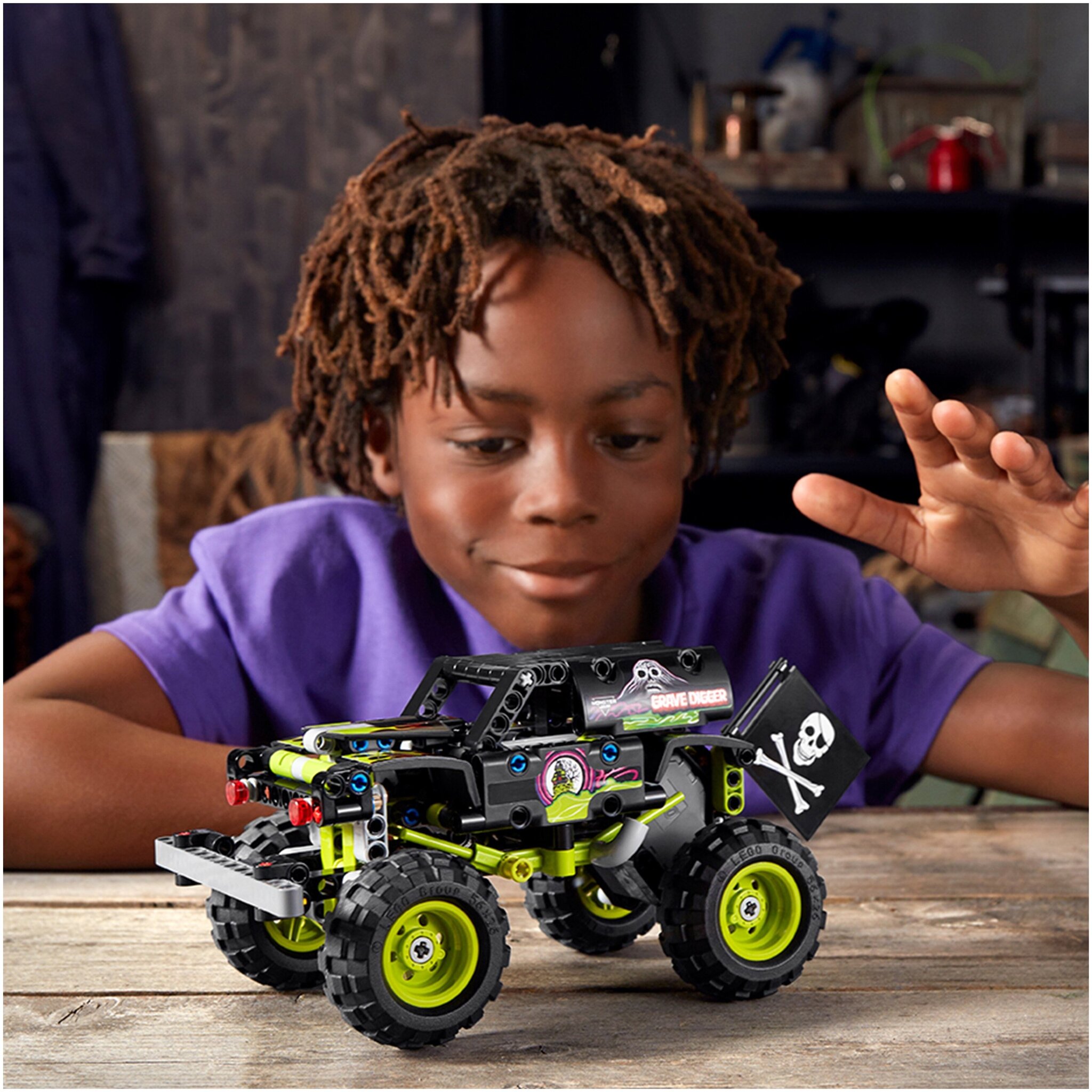 Конструктор LEGO Technic 42118 Monster Jam Grave Digger — фото 10