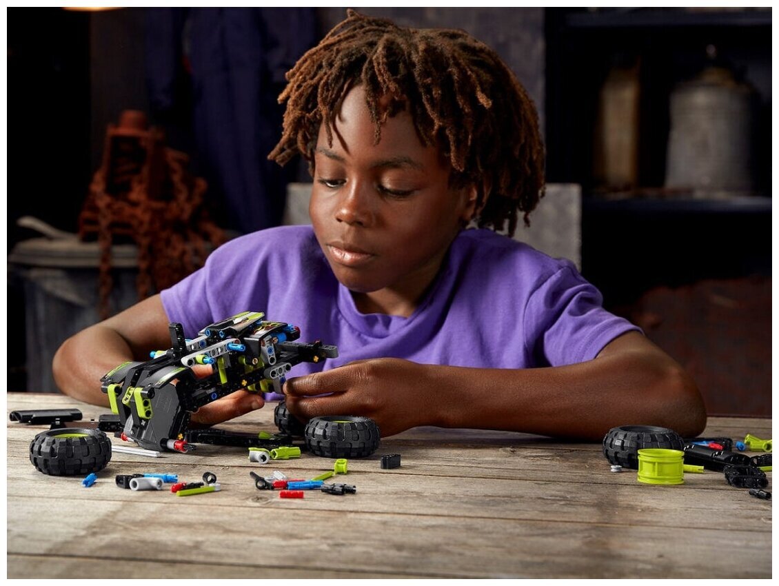 Конструктор LEGO Technic 42118 Monster Jam Grave Digger — фото 11