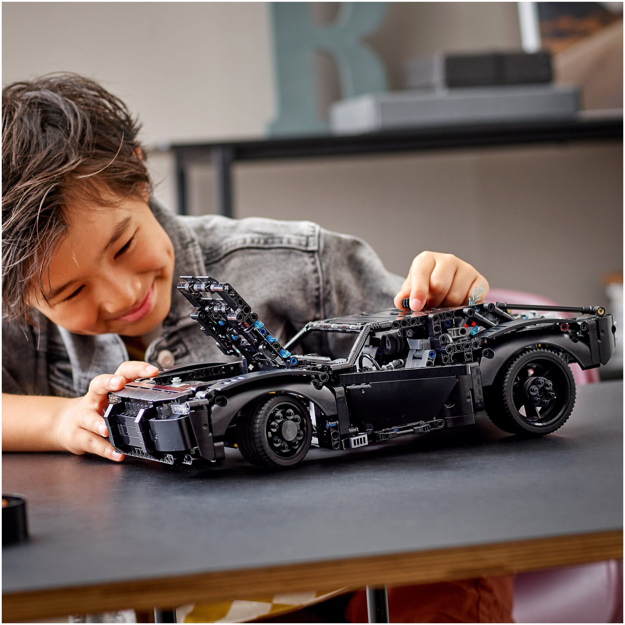 Конструктор LEGO Technic 42127 Бэтмен: Бэтмобиль — фото 9
