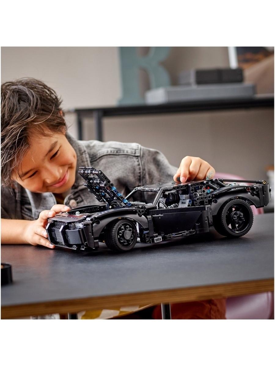 Конструктор LEGO Technic 42127 Бэтмен: Бэтмобиль — фото 15