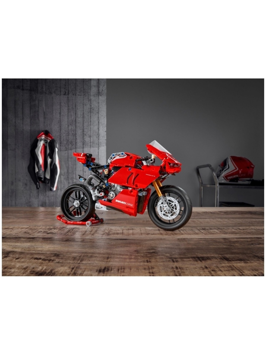 Конструктор LEGO Technic 42107 Ducati Panigale V4 R — фото 32