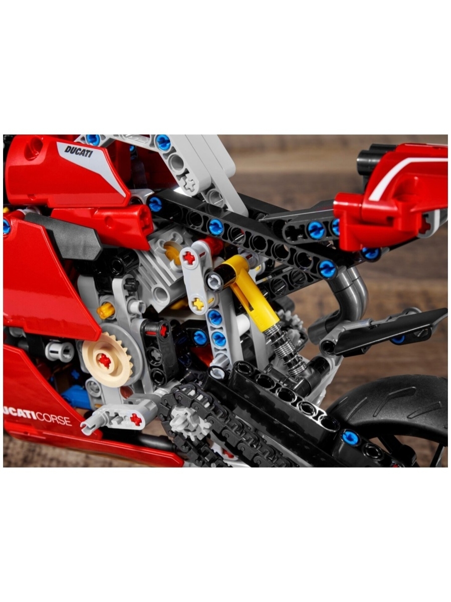 Конструктор LEGO Technic 42107 Ducati Panigale V4 R — фото 28