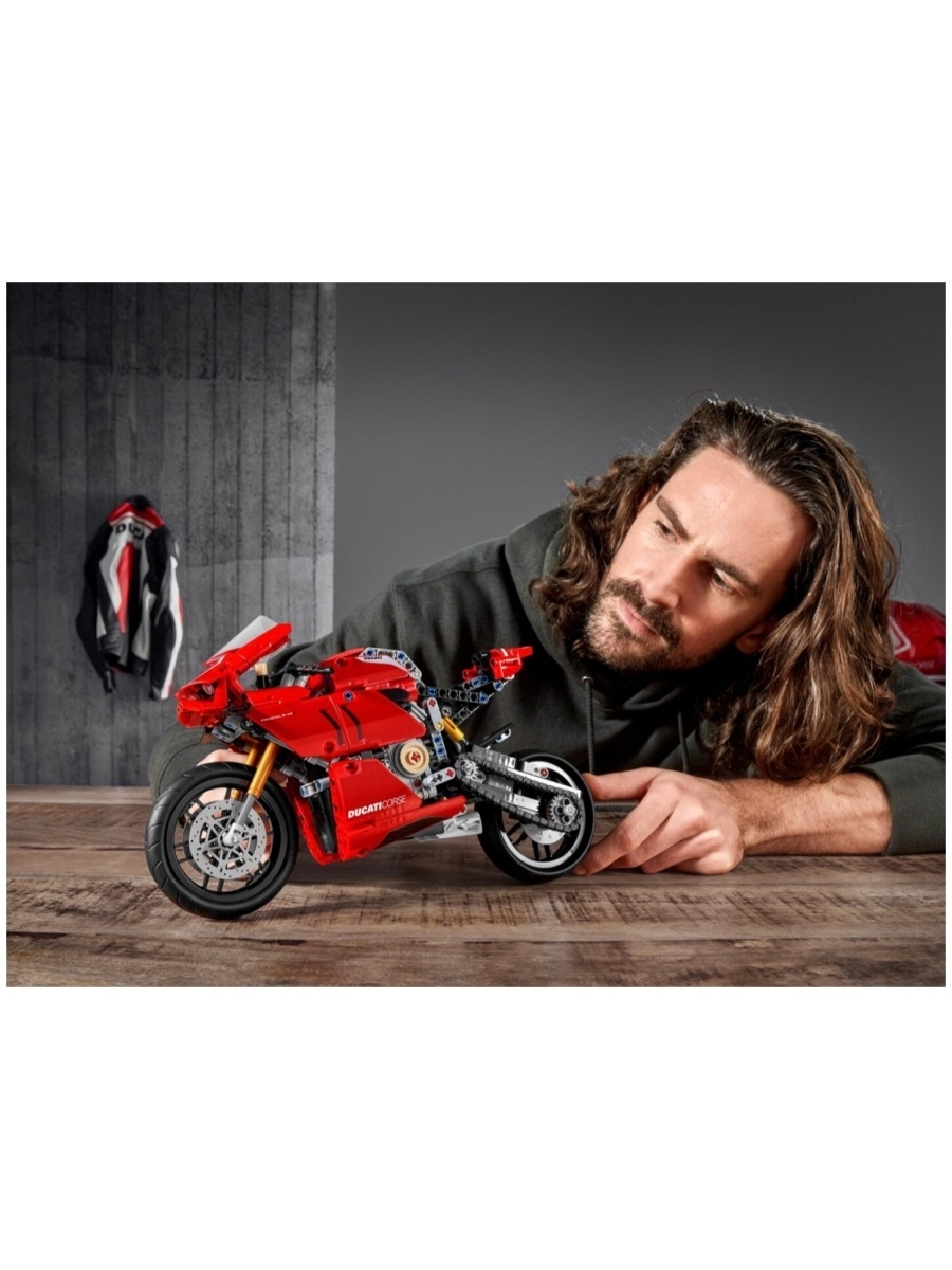 Конструктор LEGO Technic 42107 Ducati Panigale V4 R — фото 36