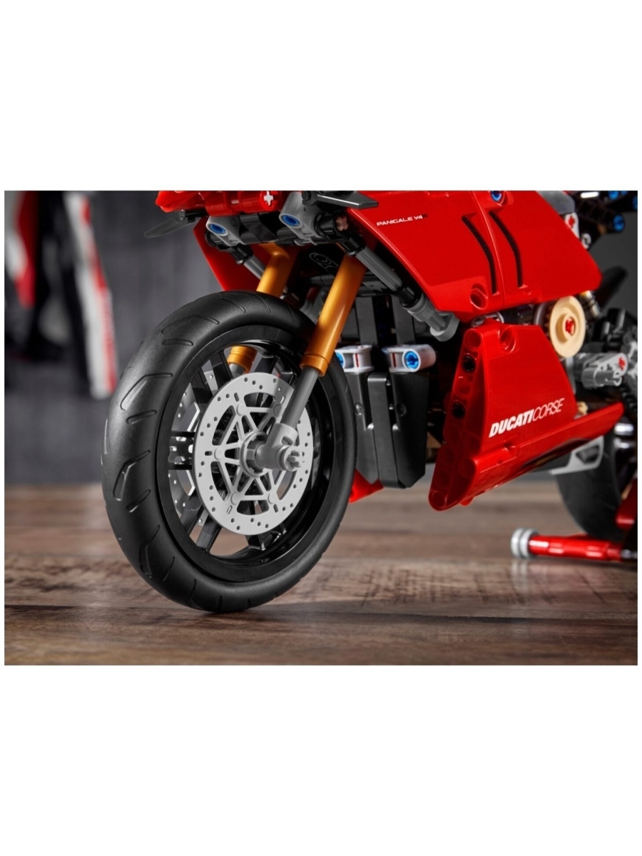 Конструктор LEGO Technic 42107 Ducati Panigale V4 R — фото 29