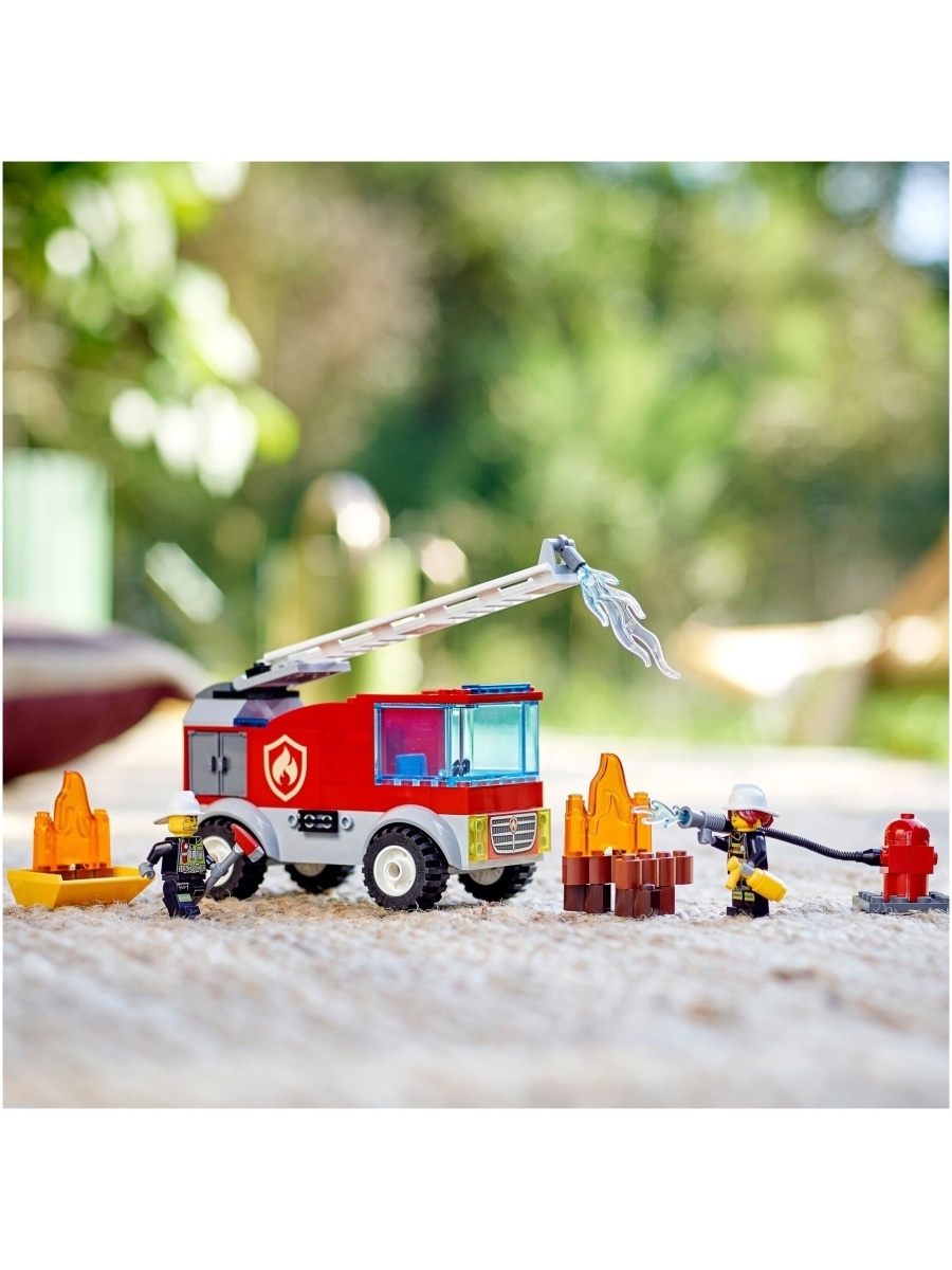 Конструктор LEGO City Fire 60280 Пожарная машина с лестницей — фото 27