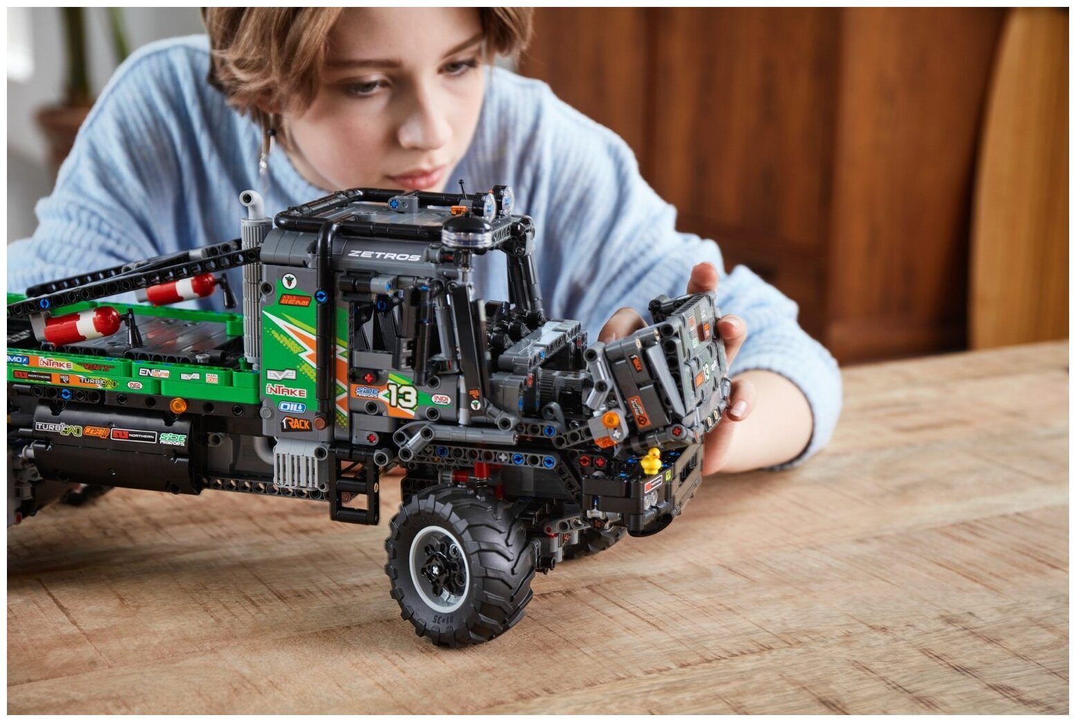 Конструктор LEGO Technic 42129 Полноприводный грузовик-внедорожник Mercedes-Benz Zetros — фото 6