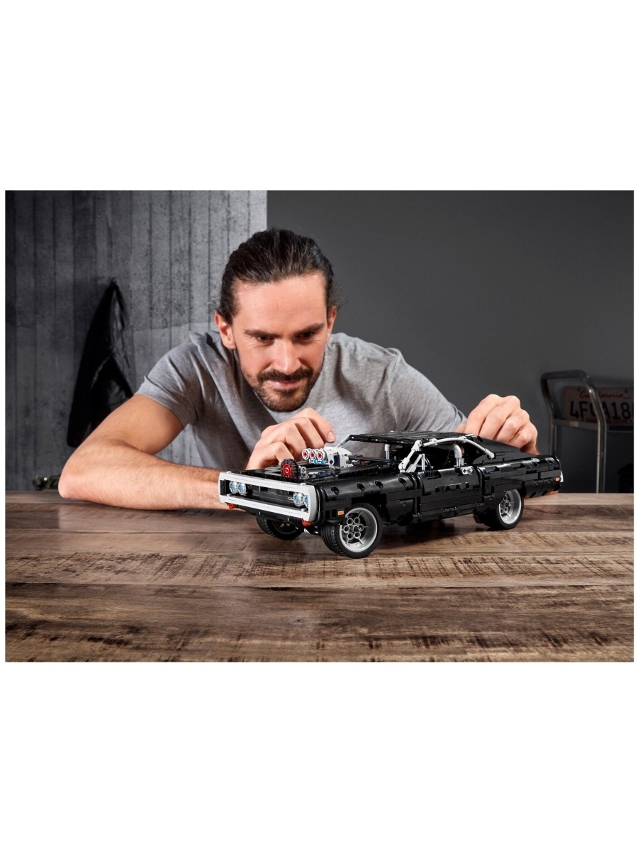 Конструктор LEGO Technic 42111 Dodge Charger Доминика Торетто — фото 26
