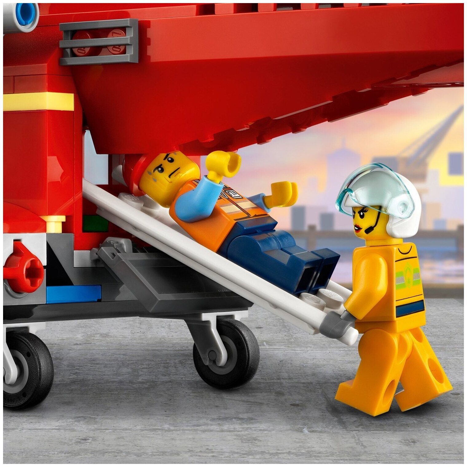 Конструктор LEGO City Fire 60281 Спасательный пожарный вертолёт — фото 10