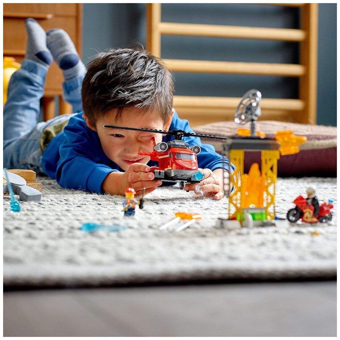 Конструктор LEGO City Fire 60281 Спасательный пожарный вертолёт — фото 15