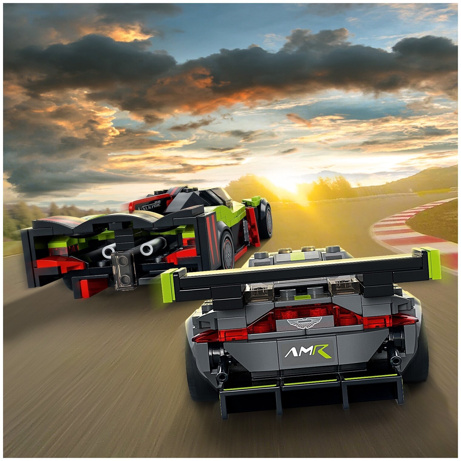 Конструктор LEGO Speed Champions 76910 Aston Martin Valkyrie AMR Pro и Aston Martin Vantage GT3 — фото 11