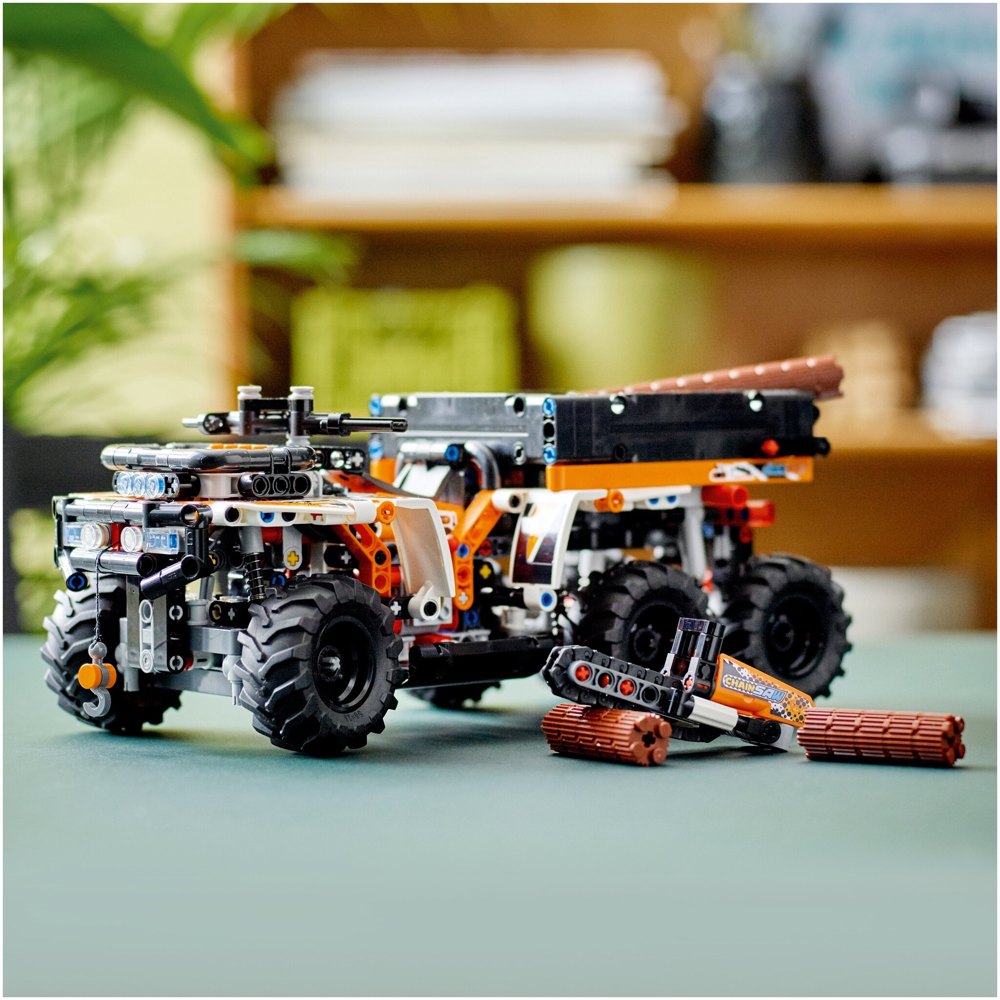 Конструктор LEGO Technic 42139 Внедорожный грузовик — фото 12