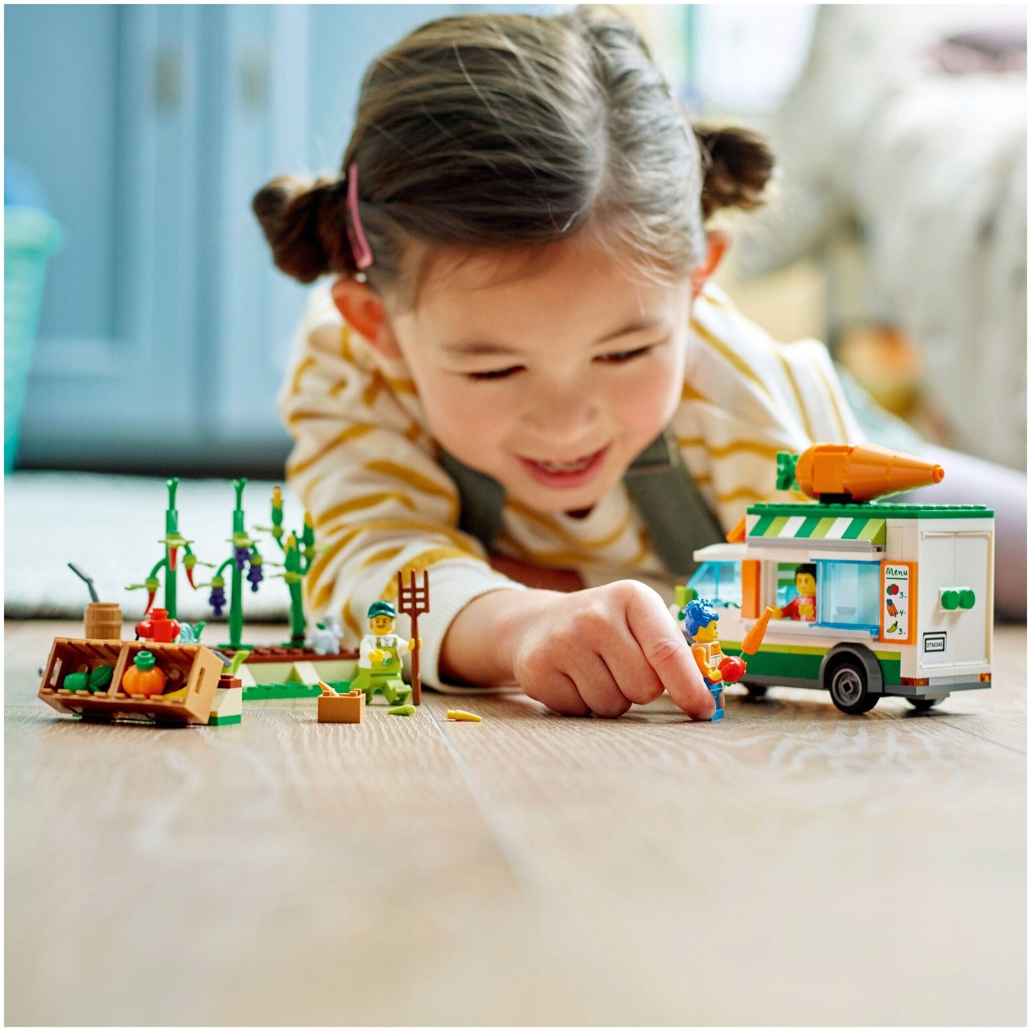 Конструктор LEGO City 60345: Фургон для фермерского рынка — фото 8
