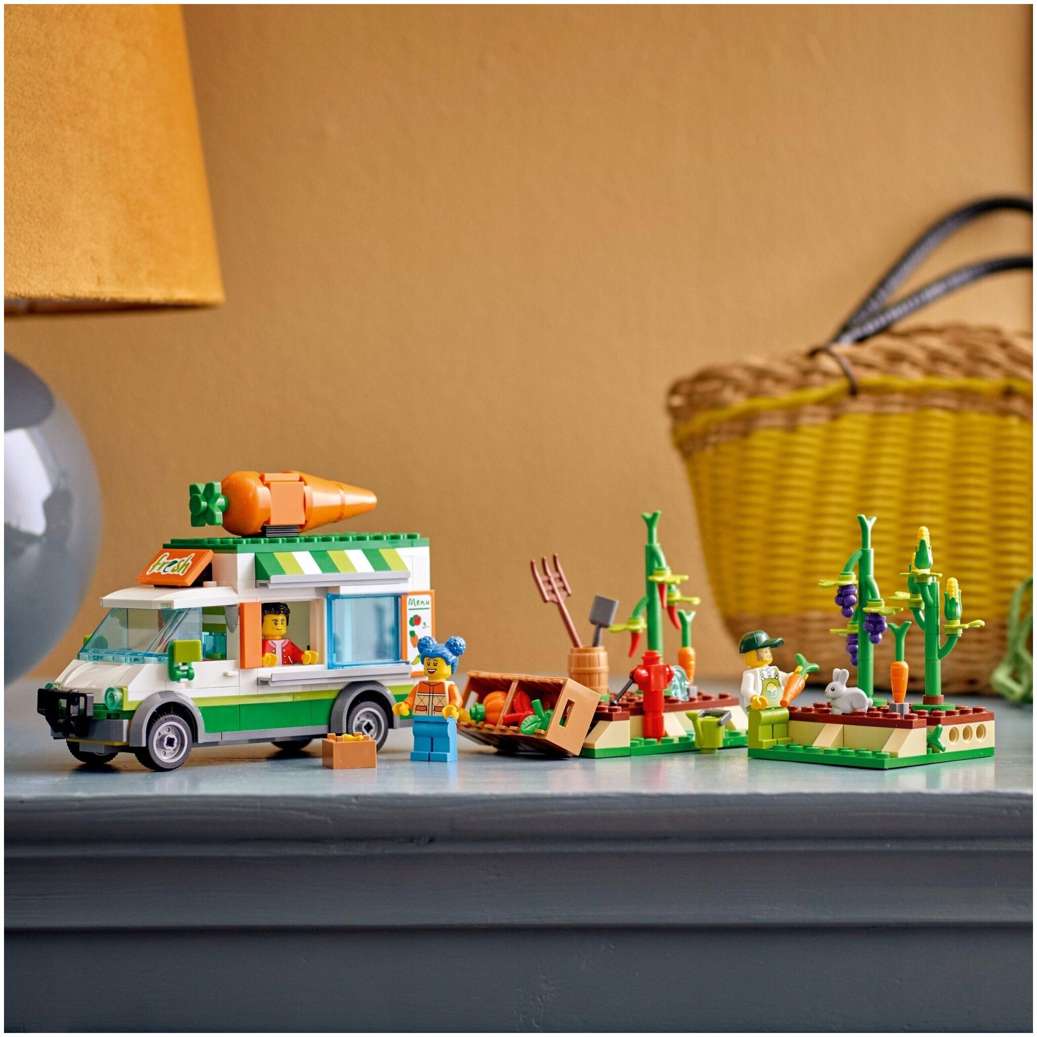 Конструктор LEGO City 60345: Фургон для фермерского рынка — фото 5