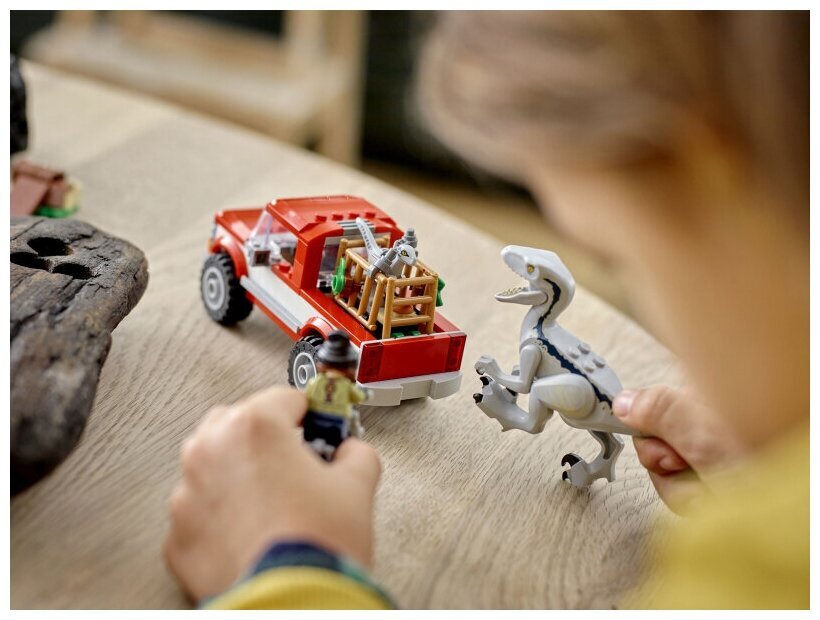 Конструктор LEGO Jurassic World 76946 Захват синего и бета-велоцираптора — фото 12