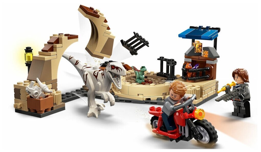 Конструктор LEGO Jurassic World 76945 Атроцираптор: погоня на мотоцикле — фото 14