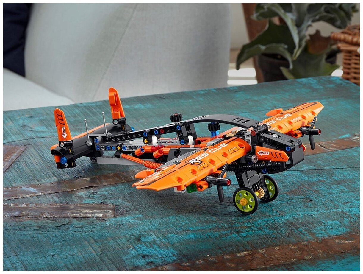 Конструктор LEGO Technic 42120 Спасательное судно на воздушной подушке — фото 5