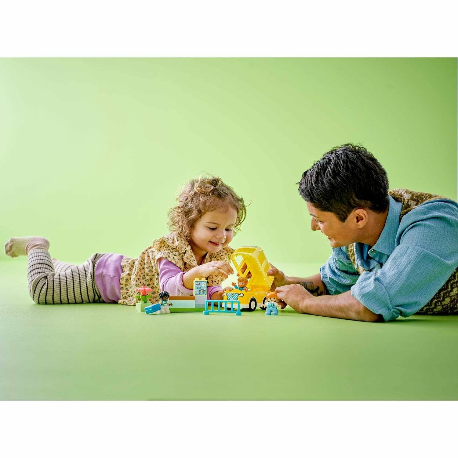 Конструктор LEGO DUPLO 10988 Поездка на автобусе — фото 5
