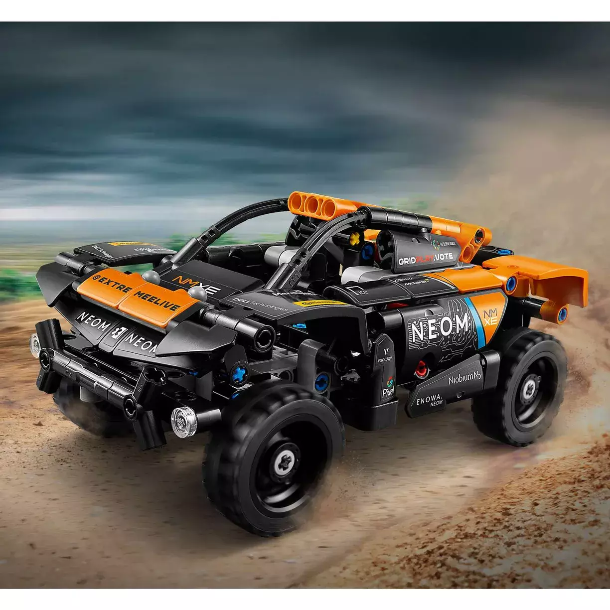 Конструктор Technic 42166 Гоночный автомобиль NEOM McLaren — фото 7